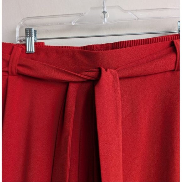 NWT Torrid Red Tie-Waist Tapered Pants - Picture 3 of 5